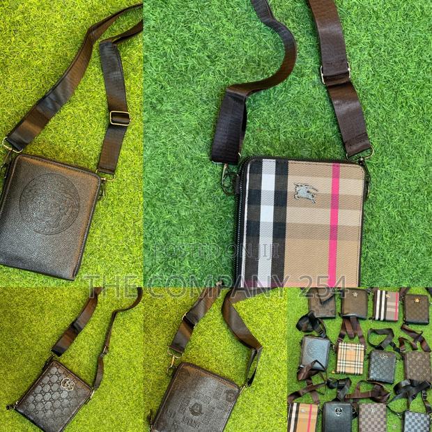 Unisex Louis Vuitton Gucci Burberry Versace Sling Money Bags