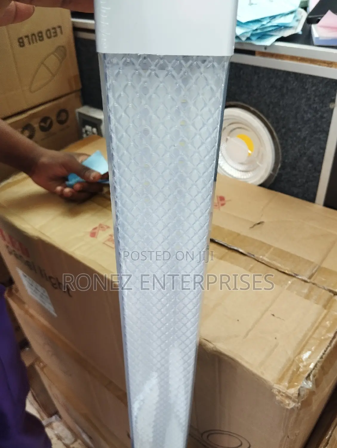4ft Led Akostar