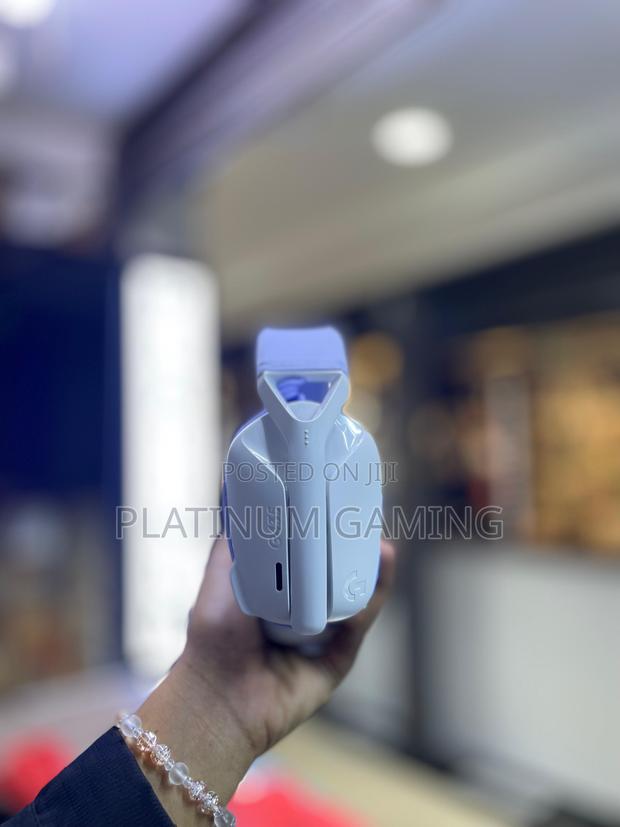 Logitech G435 Wireless Gaming Headphones - thumbnail 3