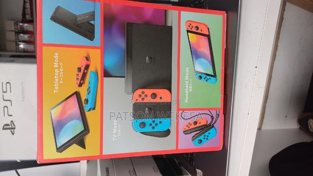 Nintendo Switch – OLED Model - thumbnail 2