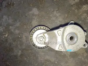 Fan Belt Tensioner 1KR Passo