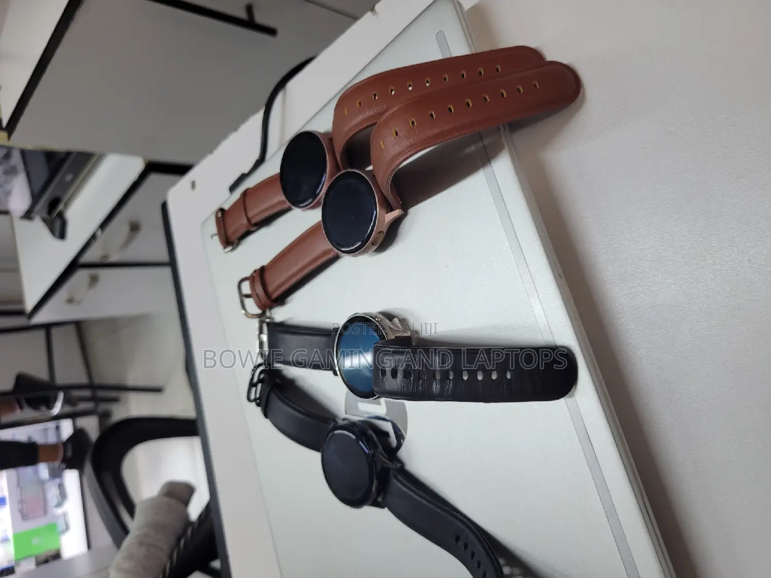 Samsung Active 2 With Leather Strap and Charger