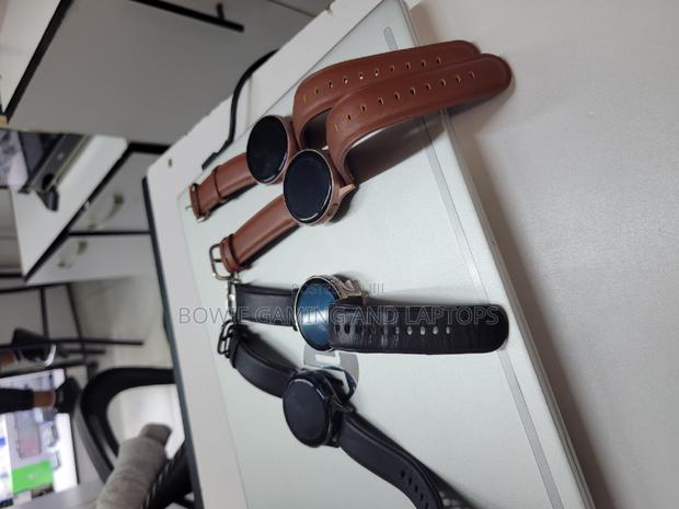 Samsung Active 2 With Leather Strap and Charger - thumbnail 2