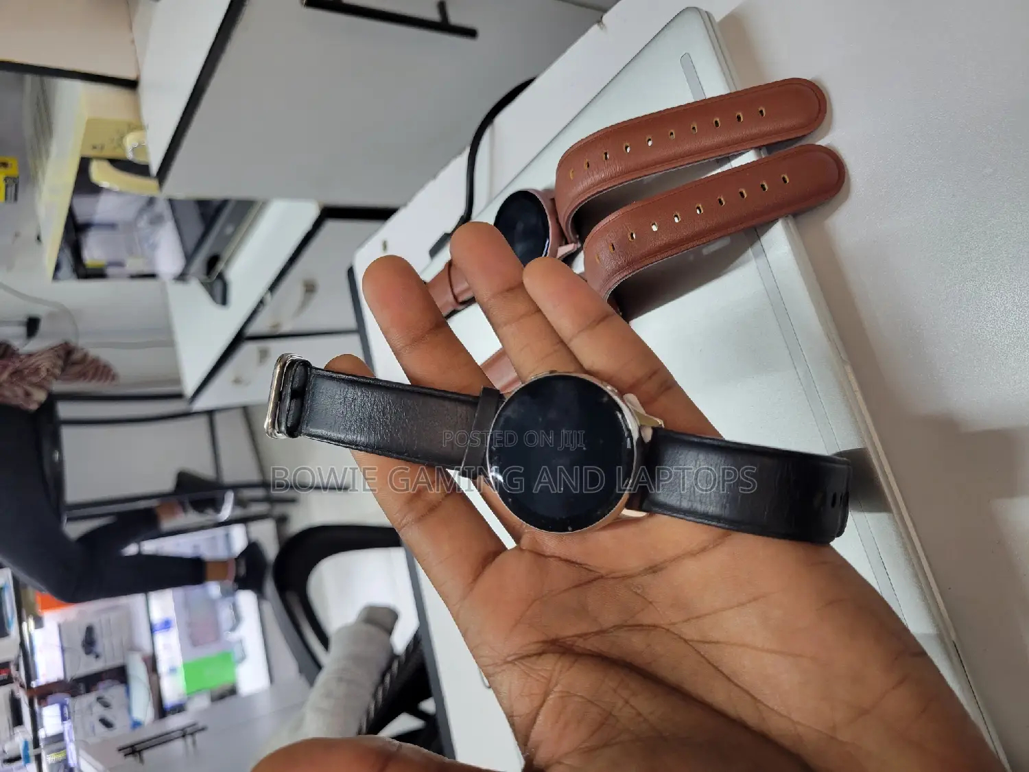 Samsung Active 2 With Leather Strap and Charger