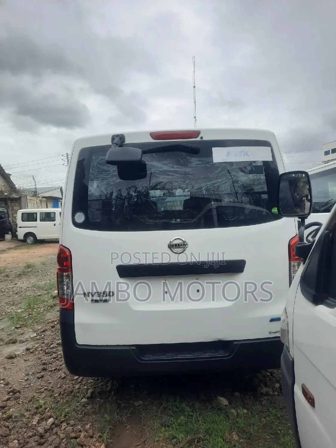 Nissan Caravan (Urvan) 2017 White
