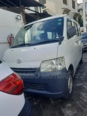 Toyota TownAce 2017 White
