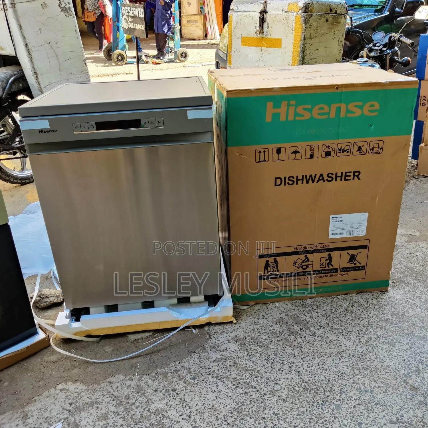 Hisense HS622E90G Dishwasher 13 Plates