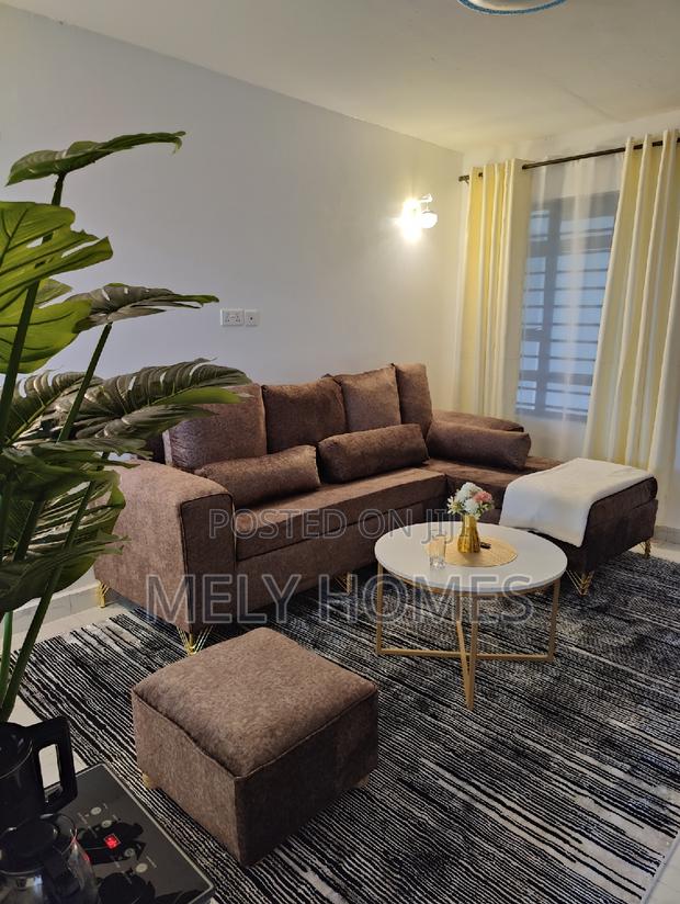 Two Bedroom Airbnb - Bypass- Membly. - thumbnail 3