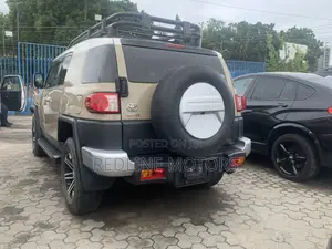 Toyota FJ Cruiser 2017 Brown