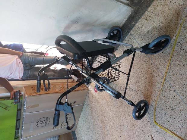 Walker Rollator With Seat ||Mobi Aid - thumbnail 3