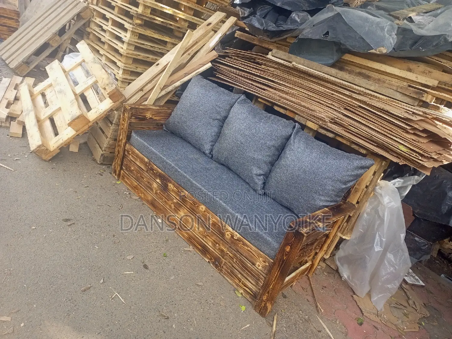 Pallet Three Seater On
