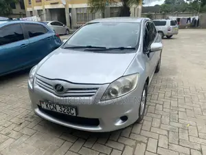 Toyota Auris 2011 Silver