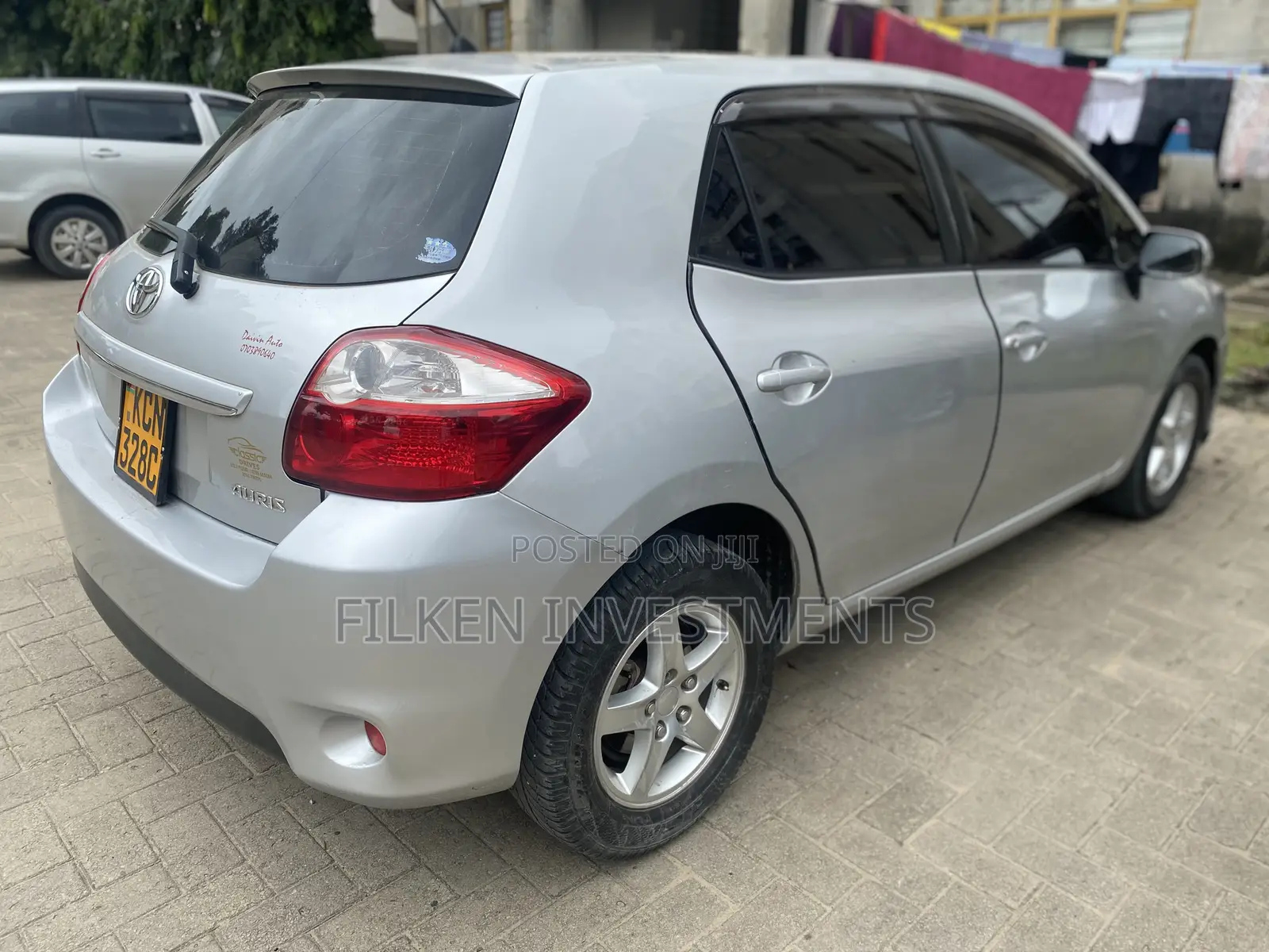 Toyota Auris 2011 Silver