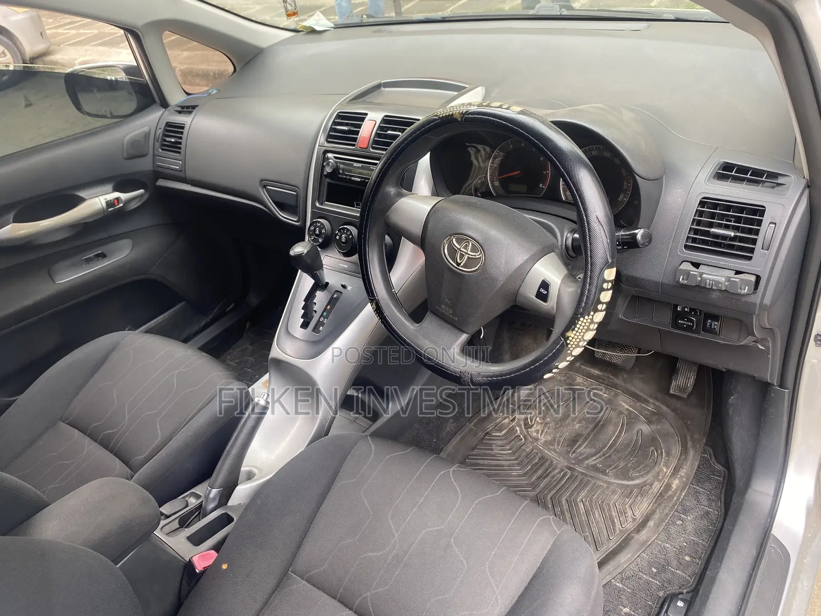 Toyota Auris 2011 Silver