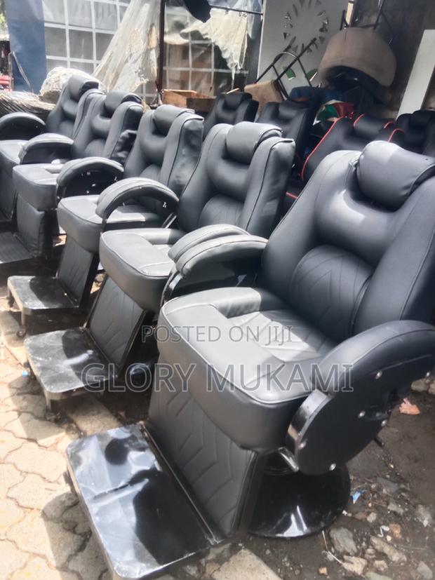 Barber Seat - main view