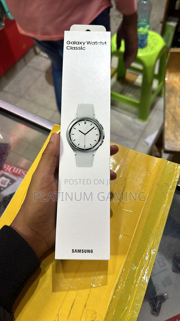 Samsung Galaxy Watch4 Classic Version 42mm - main view