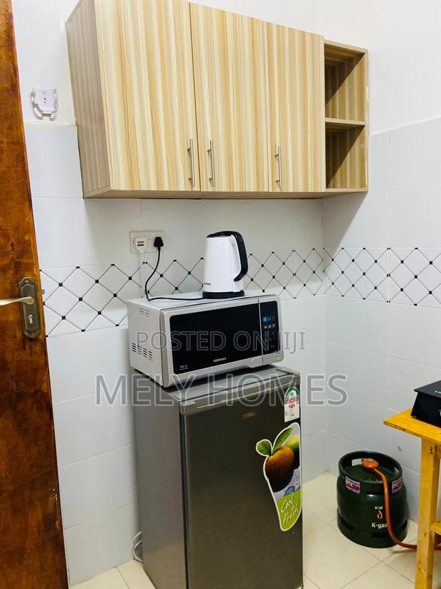 One Bedroom Airbnb - Kimbo - thumbnail 8