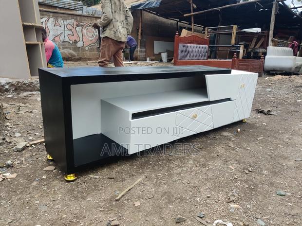Tv Stand ( 6ft With Golden Stands)