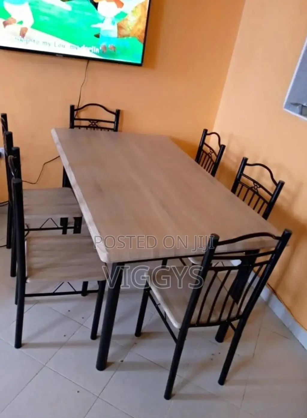 Amazing 6 Seater Dinning Table