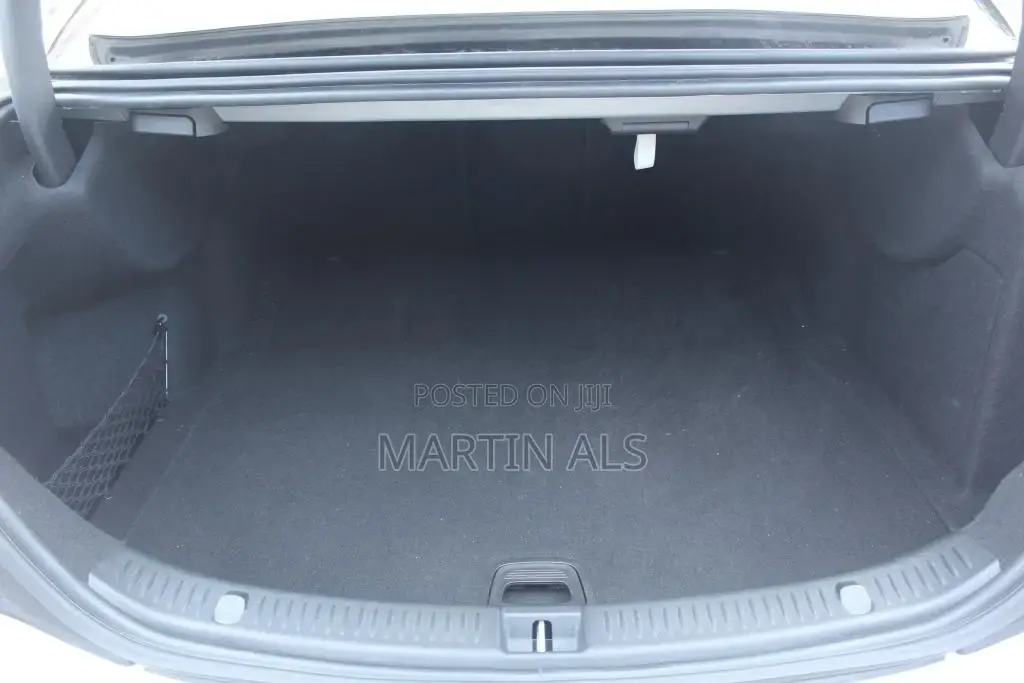 Mercedes-Benz E200 2016 Silver
