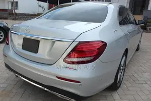 Mercedes-Benz E200 2016 Silver