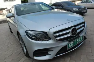 Mercedes-Benz E200 2016 Silver