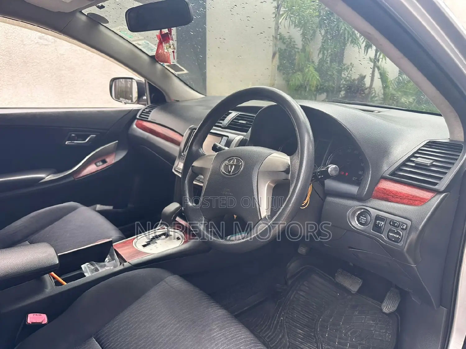Toyota Premio 2012 Silver