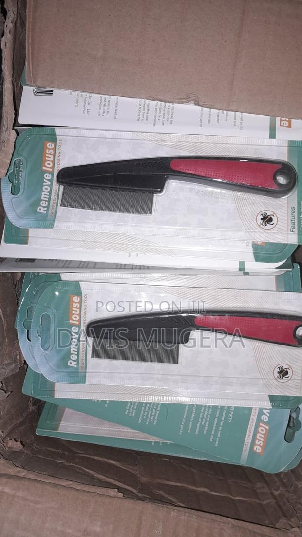 Best Quality Lice and Flea Comb for Dogs and Cats - thumbnail 3