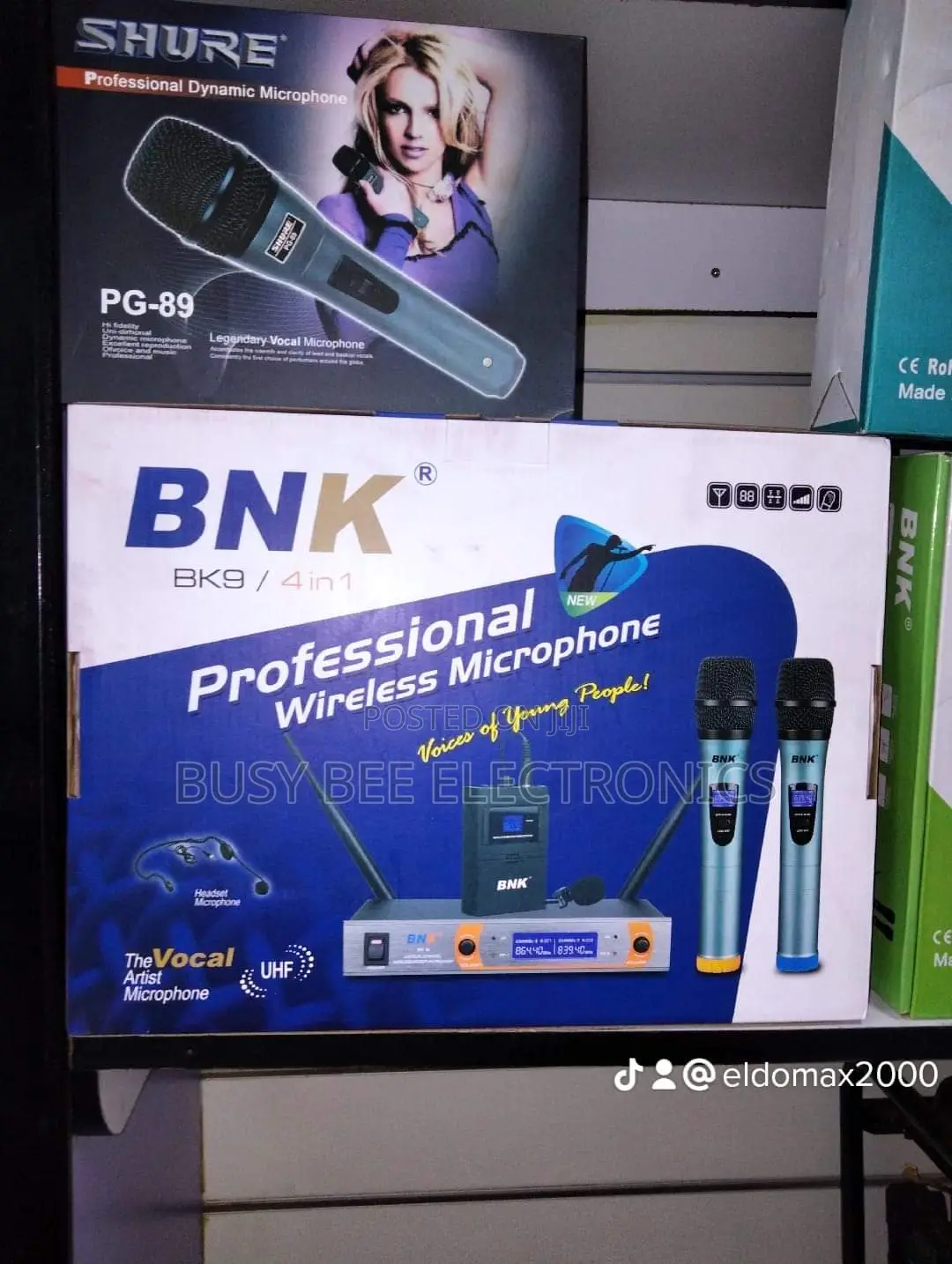 BNK 9 4 in 1 Wireless Microphone