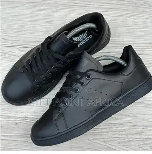 All Black Adidas Stansmith Unisex Sneakers