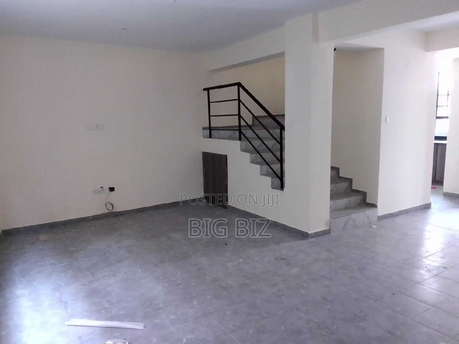 3bdrm Maisonette in Donholm 3/4Br for rent