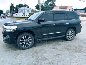 Toyota Land Cruiser 2016 Black