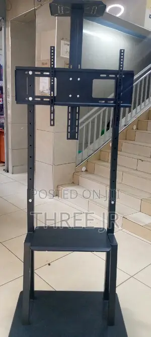 Very Nice TV Stand Easily Portable. Delivery Country Wide