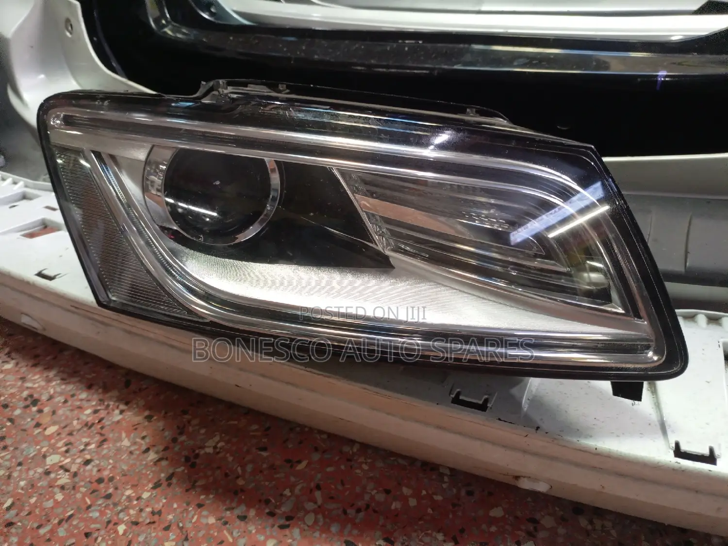 Audi Q5 (2018-2020 Model) Left Xenon Headlight Assembly