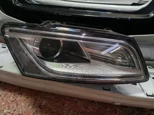 Audi Q5 (2018-2020 Model) Left Xenon Headlight Assembly