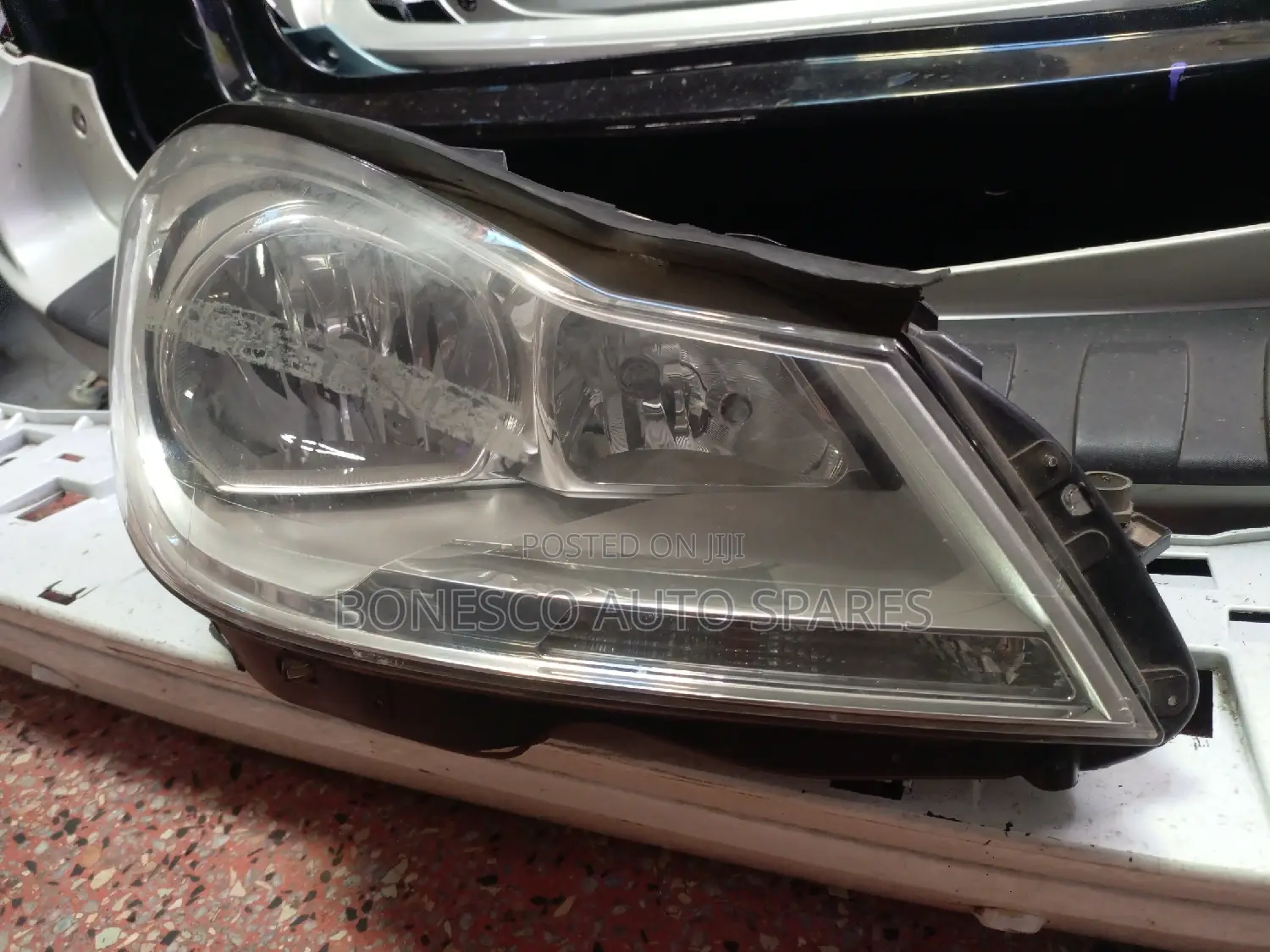 Mercedes-Benz W204 C-Class (Facelift) Nonxenon Headlight