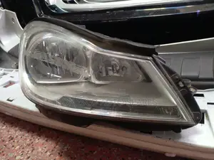Mercedes-Benz W204 C-Class (Facelift) Nonxenon Headlight