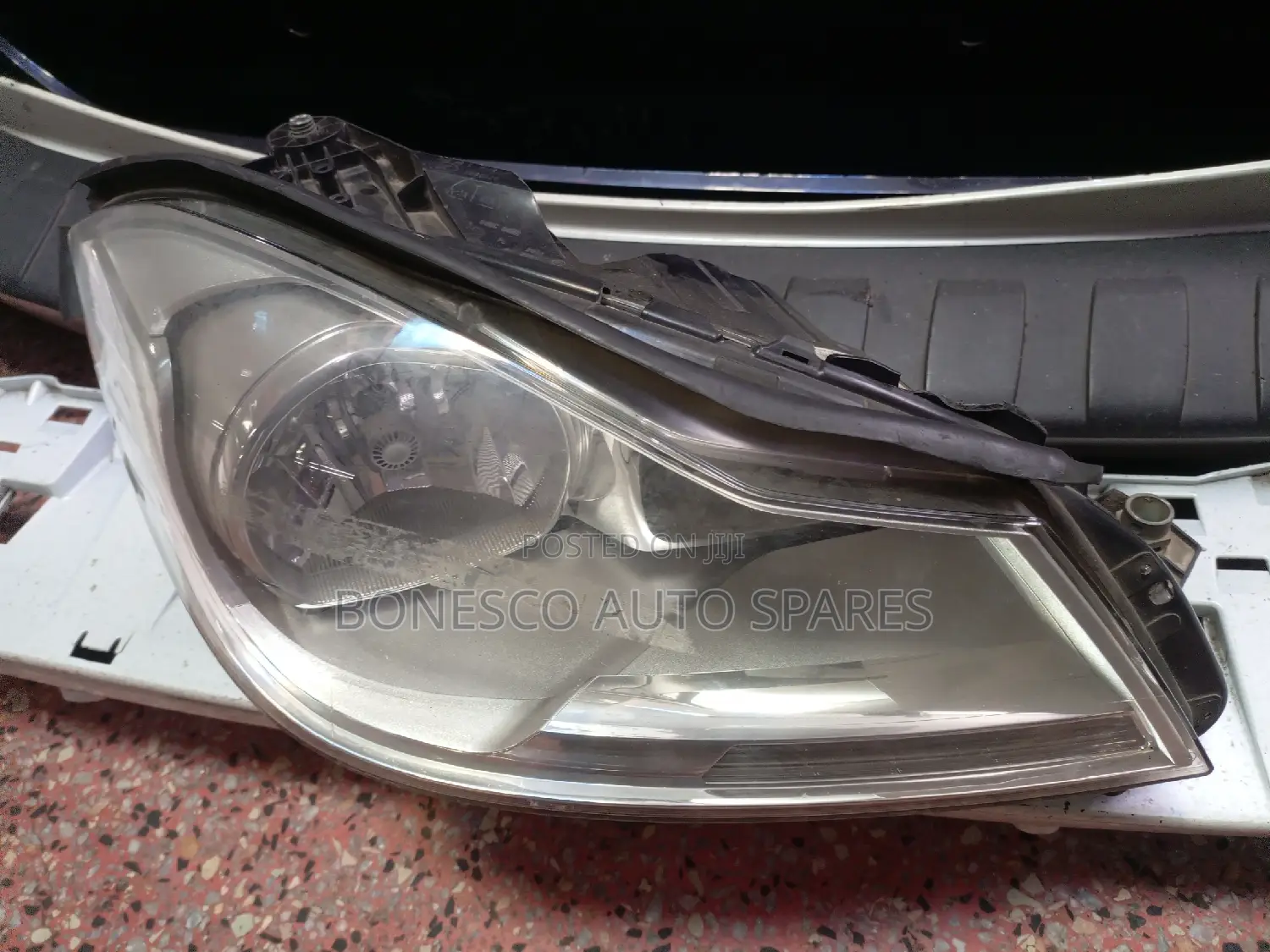 Mercedes-Benz W204 C-Class (Facelift) Nonxenon Headlight