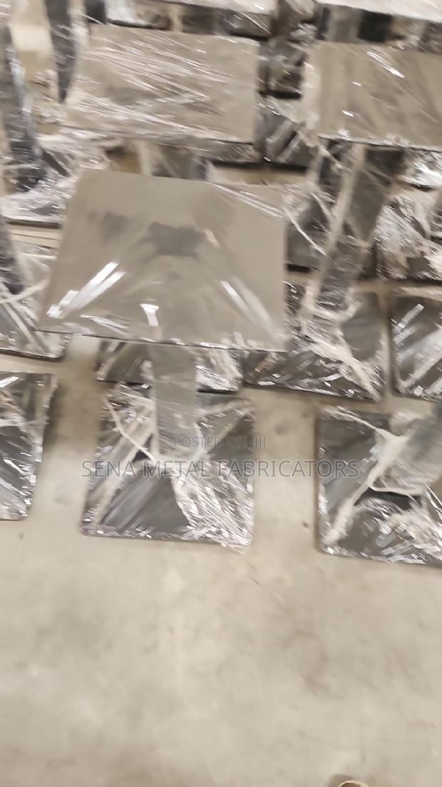 High-Quality Powder-Coated Table Legs. - thumbnail 4