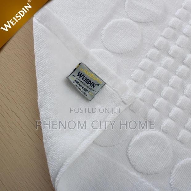 White Towel Floor Mats - thumbnail 2
