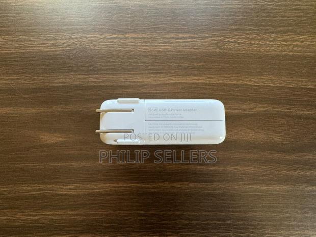 Apple 96W USB-C Power Adapter - MX0J2AM/A - thumbnail 3