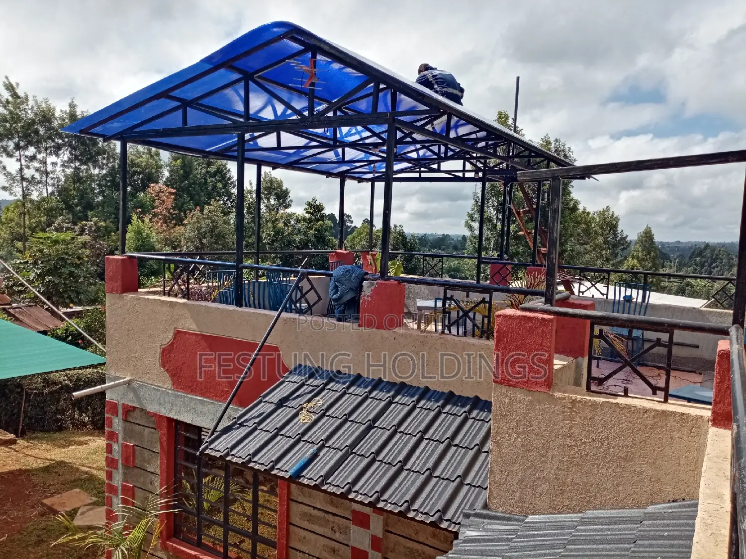 Polycarbonate Roofed Shades