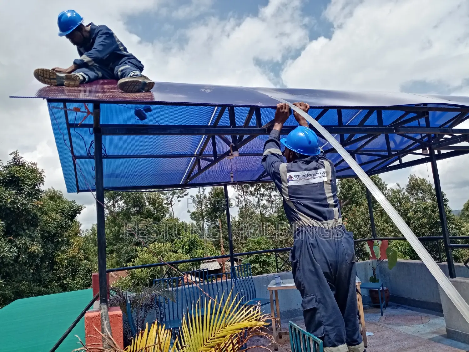 Polycarbonate Roofed Shades
