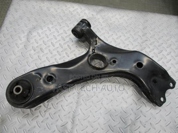 Control Arms Toyota Auris Front Right Lower