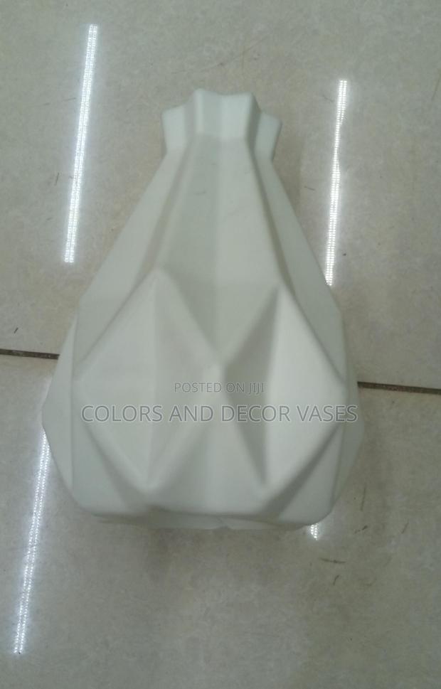 Plastic Flower Vase White and Pink - main view