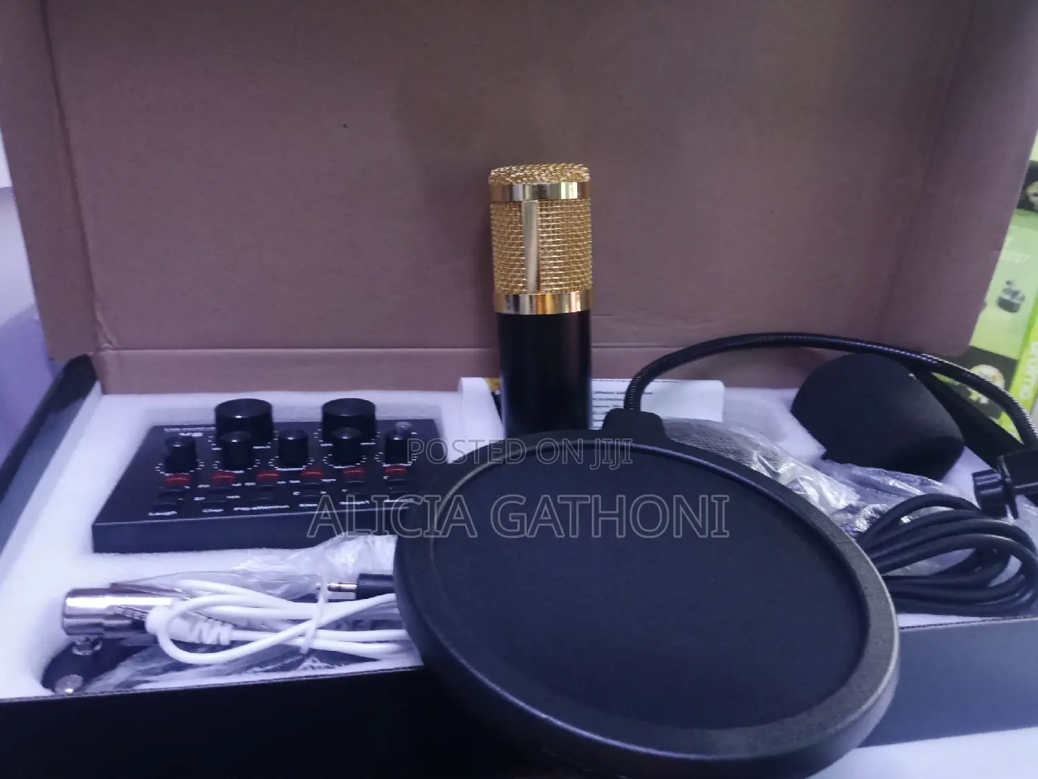 BM-800 Microphone With V8sound Card