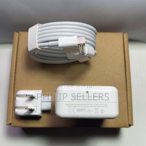 Apple 30W USB-C Power Adapter - thumbnail 3