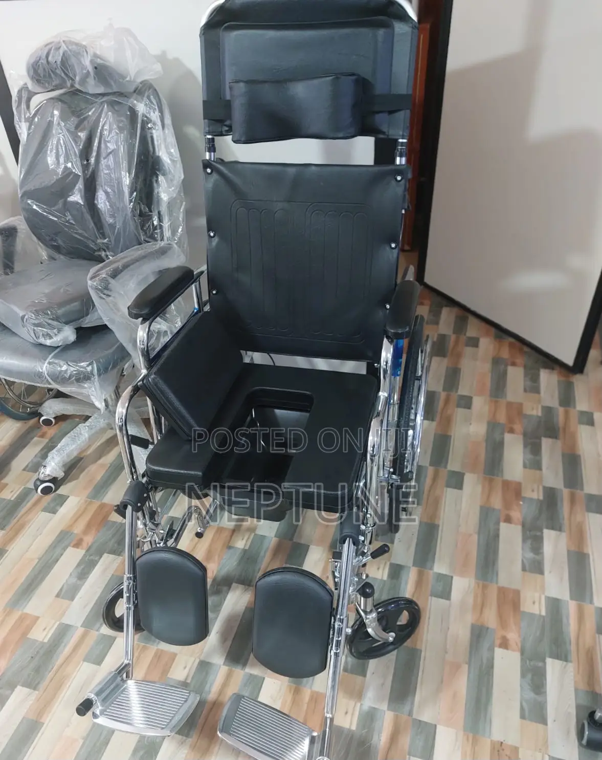 Recliner Commode Chair