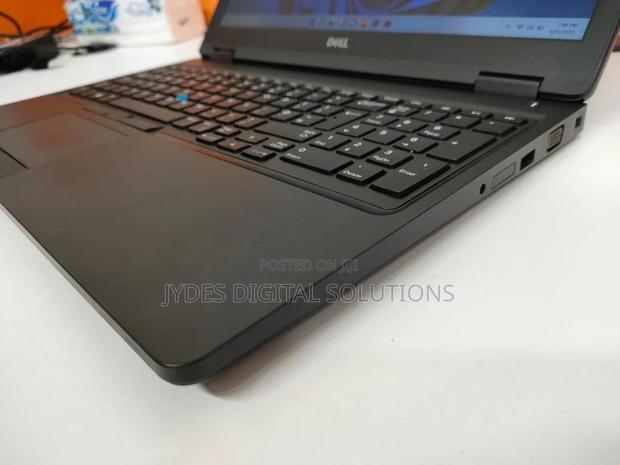 Laptop Dell Precision 3530 16GB Intel Core I7 SSD 512GB - thumbnail 4
