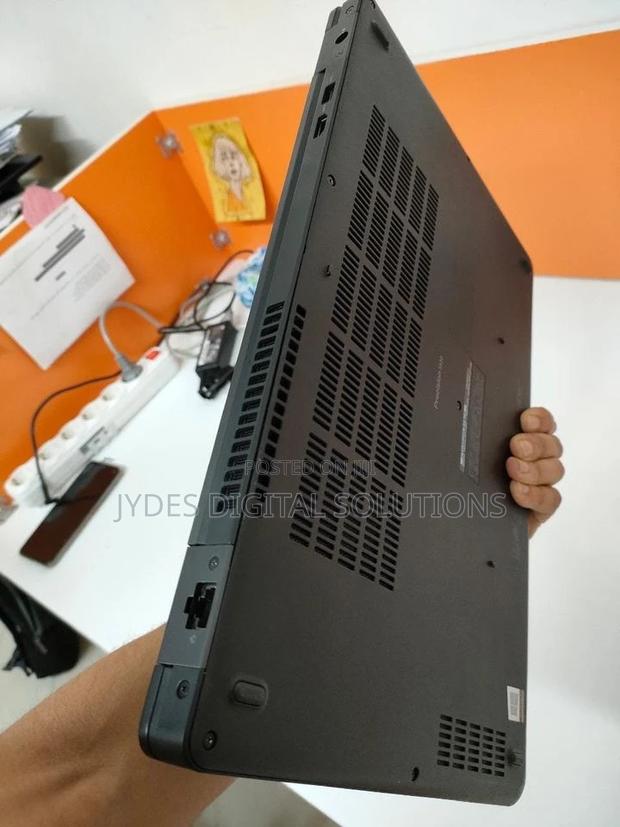 Laptop Dell Precision 3530 16GB Intel Core I7 SSD 512GB - thumbnail 5